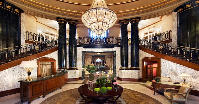 El Palace Hotel Lobby